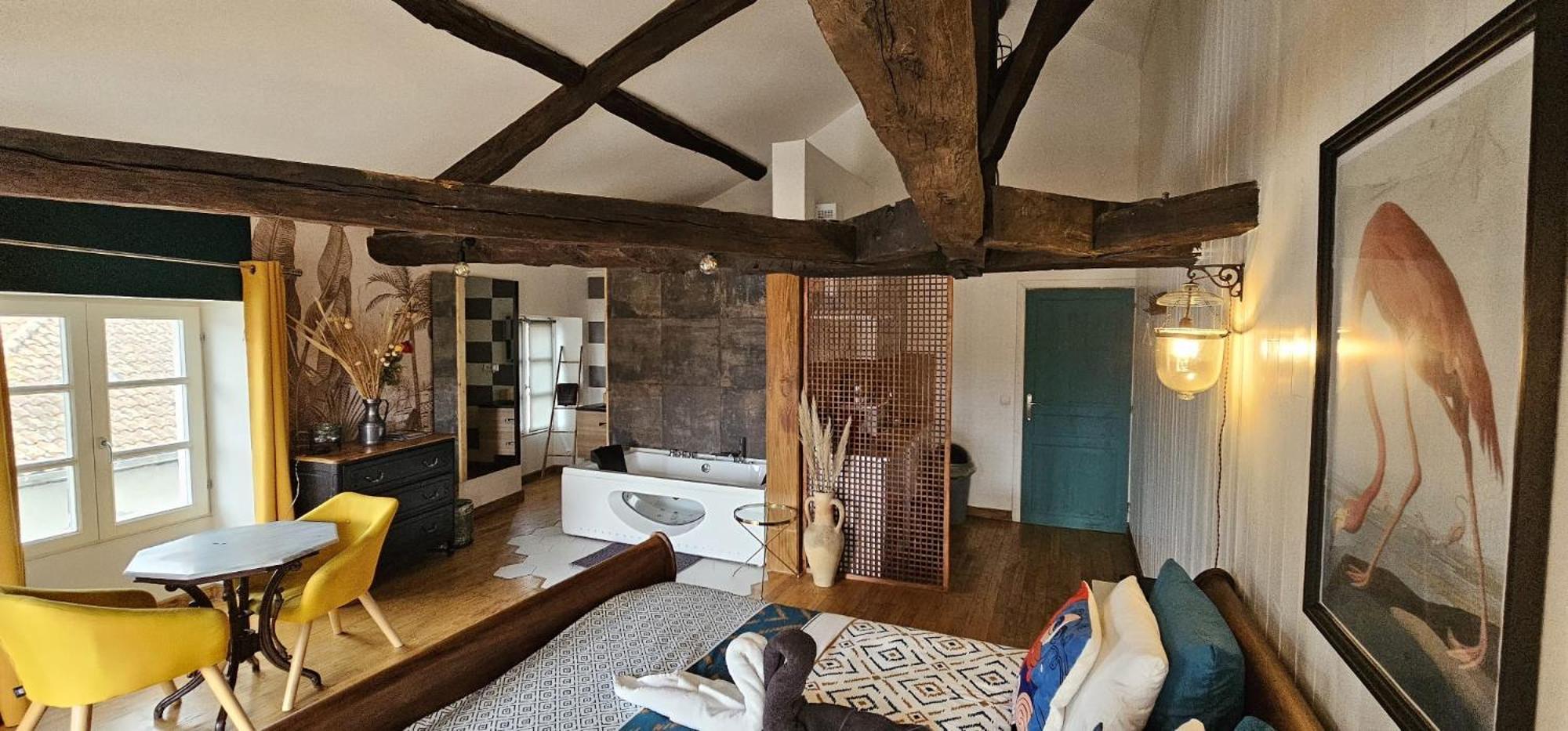 Suite Penthouse Romantique, Confolens, Charente ภายนอก รูปภาพ